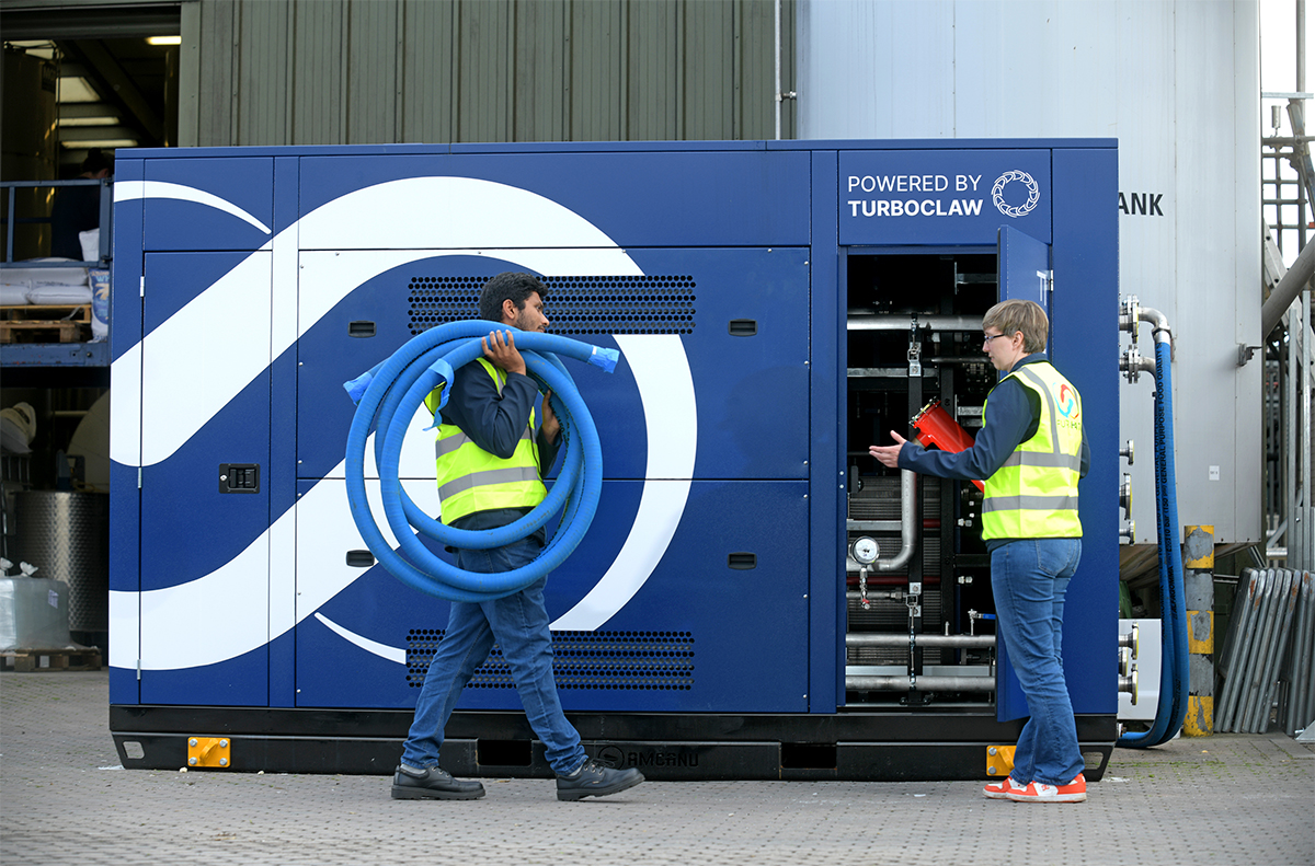 Futraheat Greensteam Enclosure being installed on site.